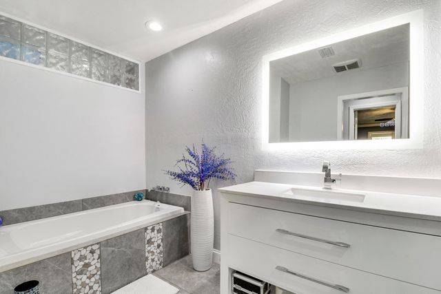 19049 SE Robert Drive, Jupiter, FL 33469