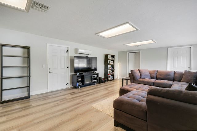 19049 SE Robert Drive, Jupiter, FL 33469