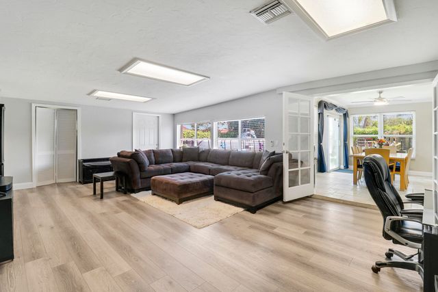 19049 SE Robert Drive, Jupiter, FL 33469