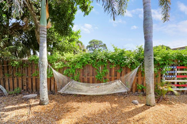 19049 SE Robert Drive, Jupiter, FL 33469