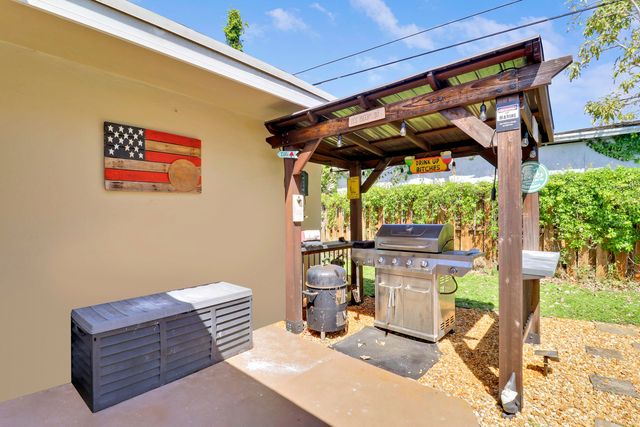 19049 SE Robert Drive, Jupiter, FL 33469