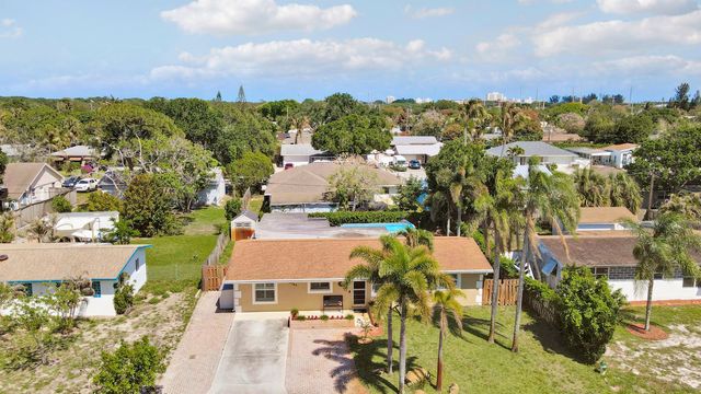 19049 SE Robert Drive, Jupiter, FL 33469
