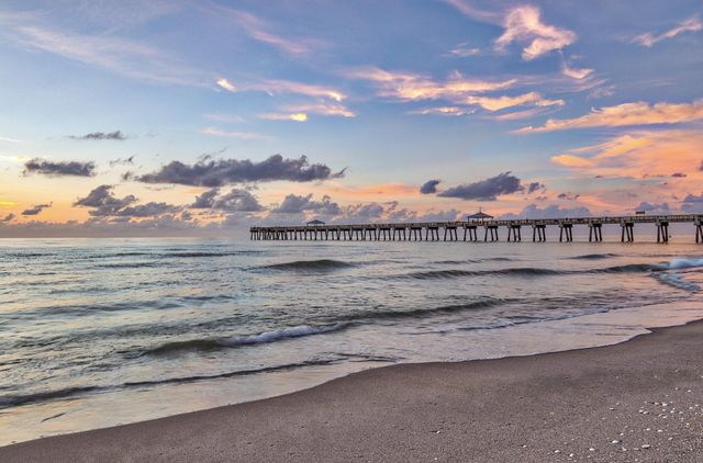 19049 SE Robert Drive, Jupiter, FL 33469