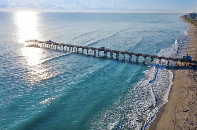 19049 SE Robert Drive, Jupiter, FL 33469