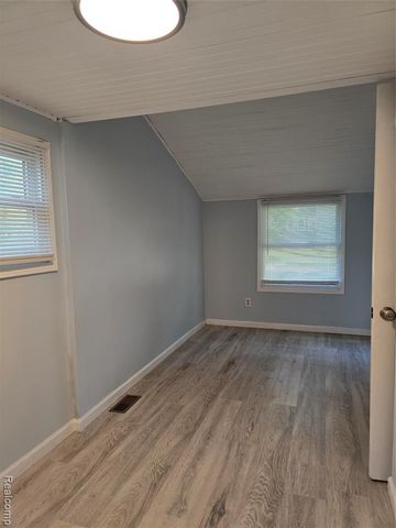 21411 Collingham Avenue, Farmington Hills, MI 48336