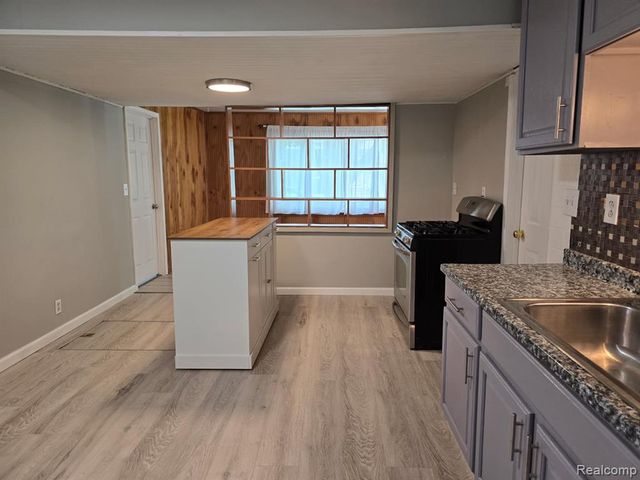21411 Collingham Avenue, Farmington Hills, MI 48336