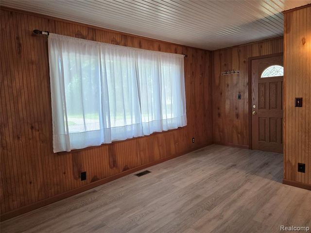 21411 Collingham Avenue, Farmington Hills, MI 48336