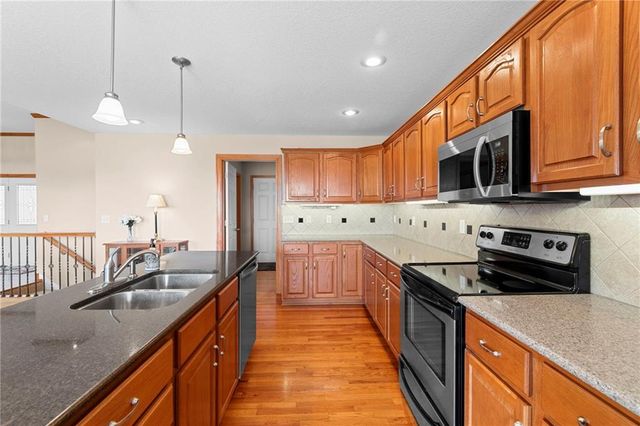 202 Prairie Rose Circle, Smithville, MO 64089