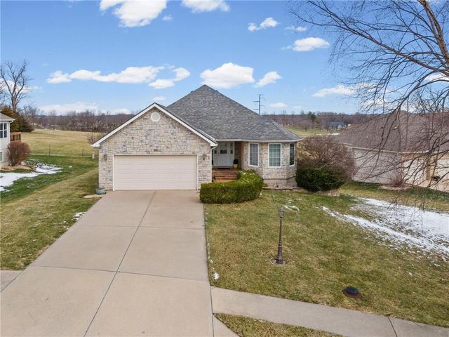 202 Prairie Rose Circle, Smithville, MO 64089