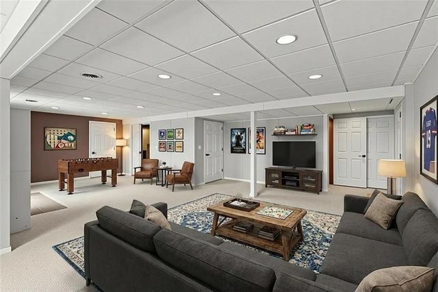 202 Prairie Rose Circle, Smithville, MO 64089