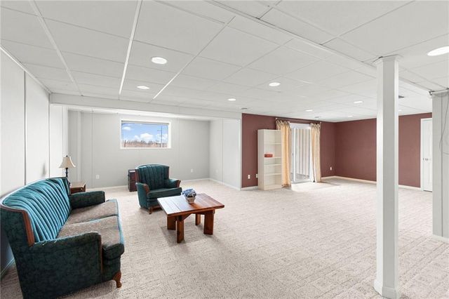 202 Prairie Rose Circle, Smithville, MO 64089