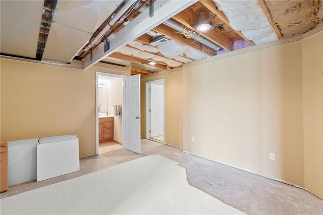 202 Prairie Rose Circle, Smithville, MO 64089