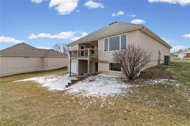 202 Prairie Rose Circle, Smithville, MO 64089