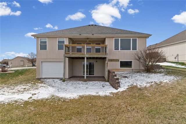 202 Prairie Rose Circle, Smithville, MO 64089