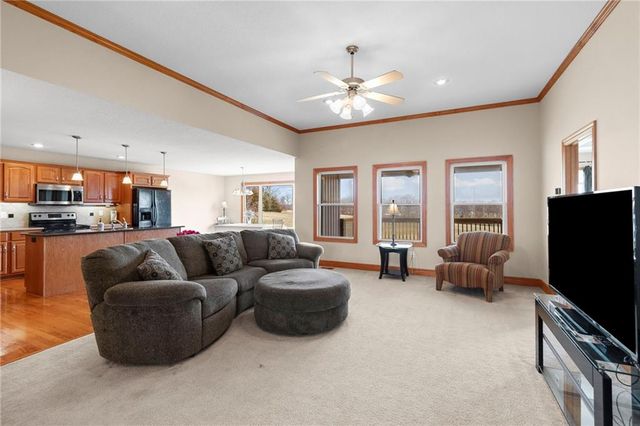 202 Prairie Rose Circle, Smithville, MO 64089