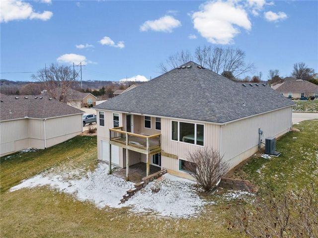 202 Prairie Rose Circle, Smithville, MO 64089