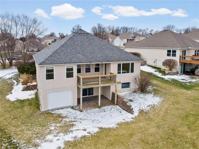 202 Prairie Rose Circle, Smithville, MO 64089