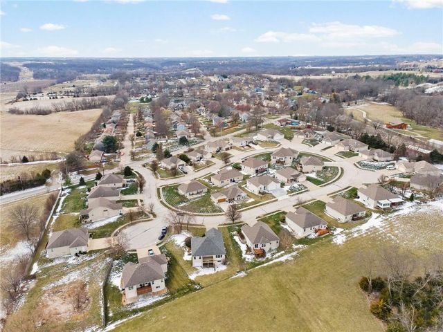202 Prairie Rose Circle, Smithville, MO 64089