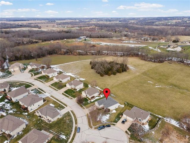 202 Prairie Rose Circle, Smithville, MO 64089