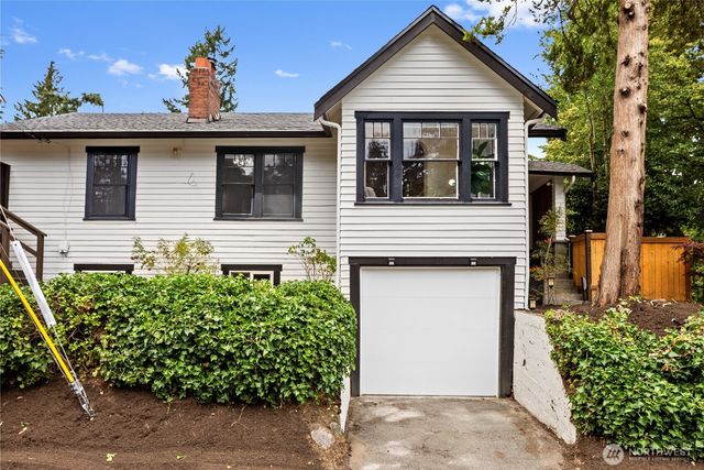 9701 Roosevelt Way NE, Seattle, WA 98115