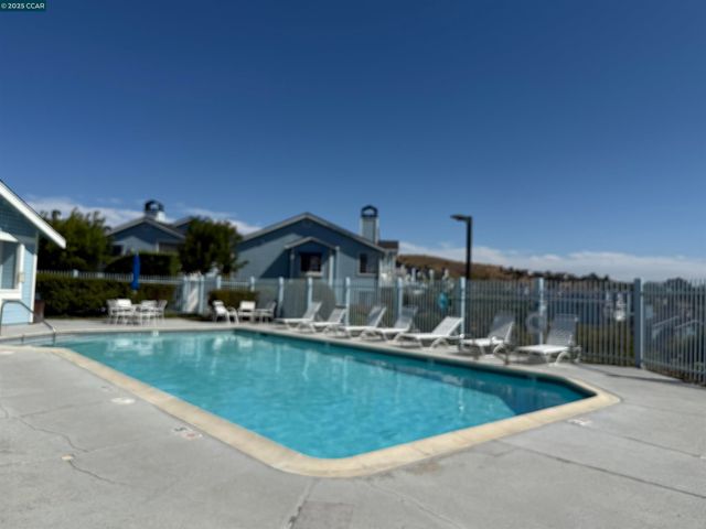 611 Sea Ranch Ct 6, Vallejo, CA 94591