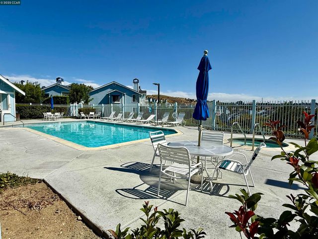 611 Sea Ranch Ct 6, Vallejo, CA 94591