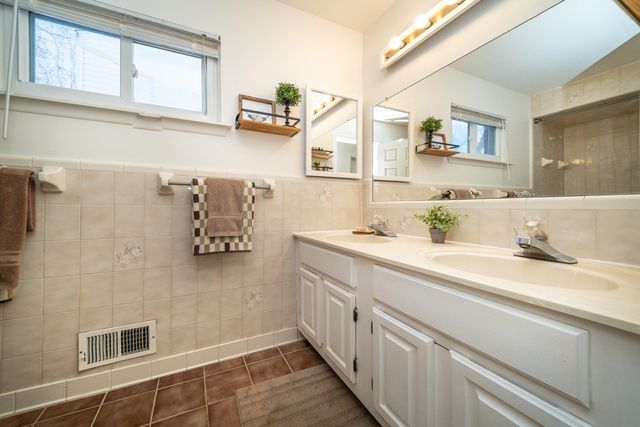 442 N Dobson Street, Westland, MI 48185