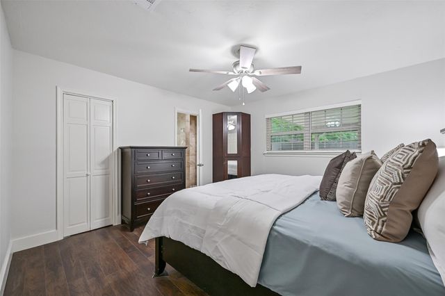 5403 Carmona Lane, Pearland, TX 77584