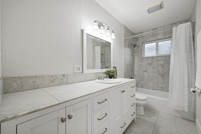 5403 Carmona Lane, Pearland, TX 77584