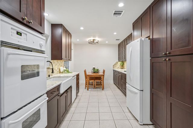 5403 Carmona Lane, Pearland, TX 77584