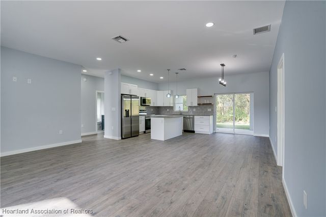 3905 Barbarossa Avenue, Sebring, FL 33872