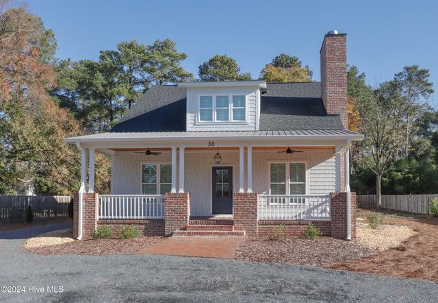 30 Medlin Road, Pinehurst, NC 28374