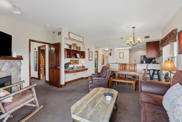 410 Big Bear Way, Pigeon Forge, TN 37863