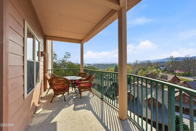 410 Big Bear Way, Pigeon Forge, TN 37863