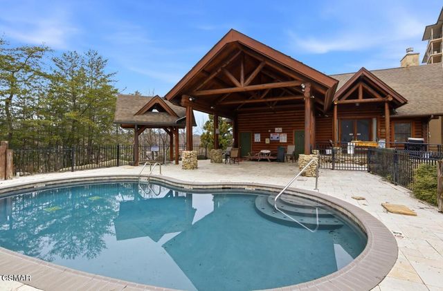 410 Big Bear Way, Pigeon Forge, TN 37863