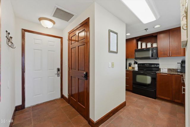 410 Big Bear Way, Pigeon Forge, TN 37863