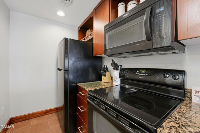 410 Big Bear Way, Pigeon Forge, TN 37863