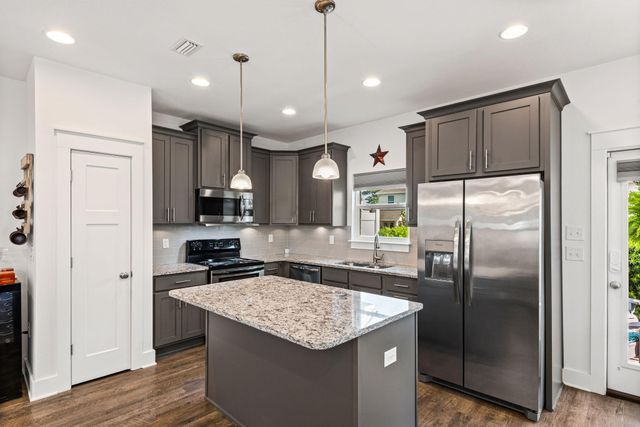 400 Mattie M Kelly Boulevard 69, Destin, FL 32541