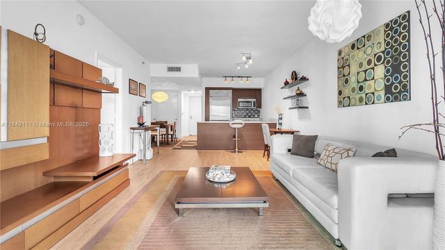 55 SE 6th St 2200, Miami, FL 33131