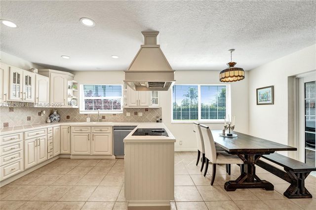 4701 SW 110th Ave, Davie, FL 33328