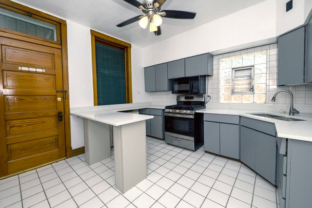 5104 W Hutchinson Street 2, Chicago, IL 60641