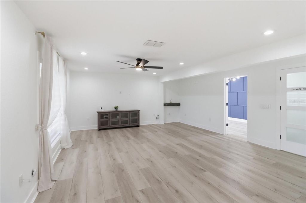 Image 18 of property listing at 16948 CORNER HILL COURT, Orlando, FL 32820