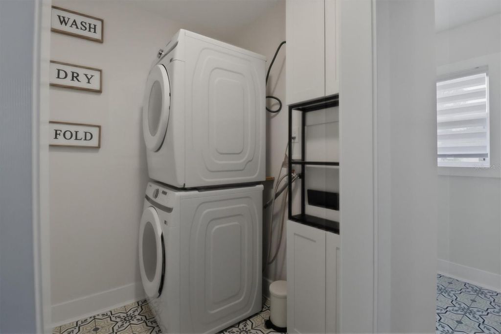 Image 29 of property listing at 16948 CORNER HILL COURT, Orlando, FL 32820