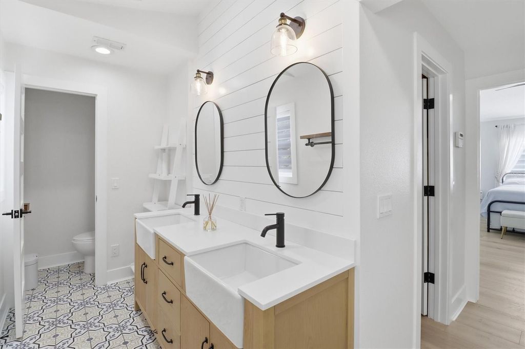 Image 32 of property listing at 16948 CORNER HILL COURT, Orlando, FL 32820