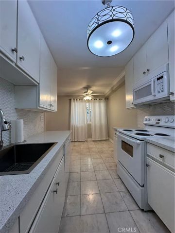 121 Sinclair 122, Glendale, CA 91206