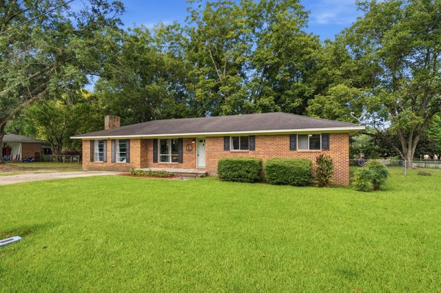101 Forrest Dr., Petal, MS 39465