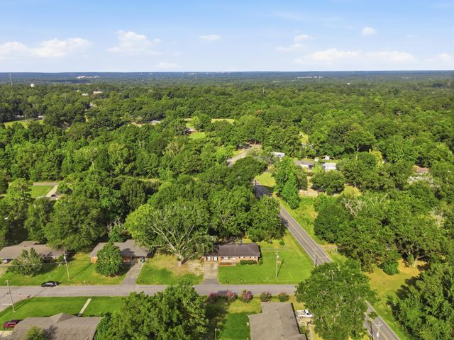 101 Forrest Dr., Petal, MS 39465