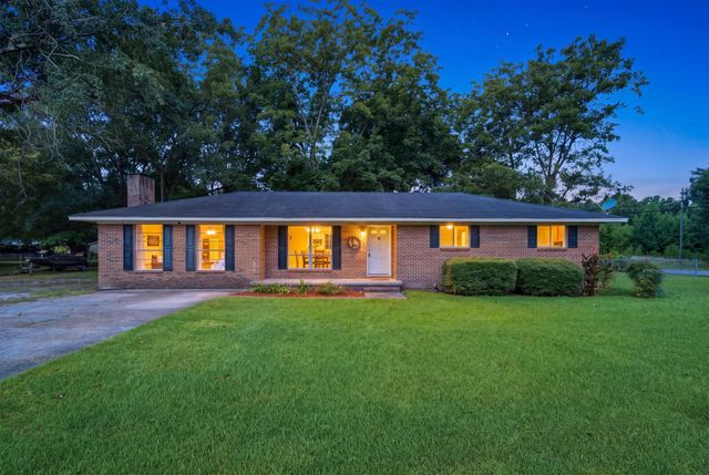 101 Forrest Dr., Petal, MS 39465