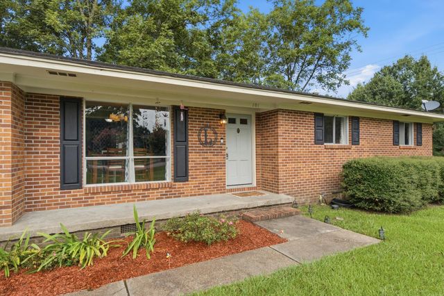 101 Forrest Dr., Petal, MS 39465