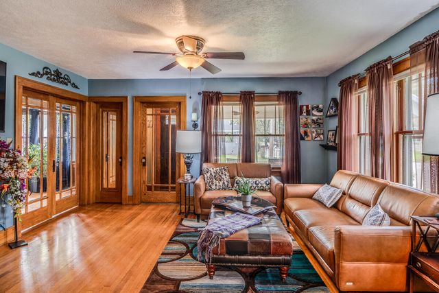 15 Pioneer Street, Battle Creek, MI 49015